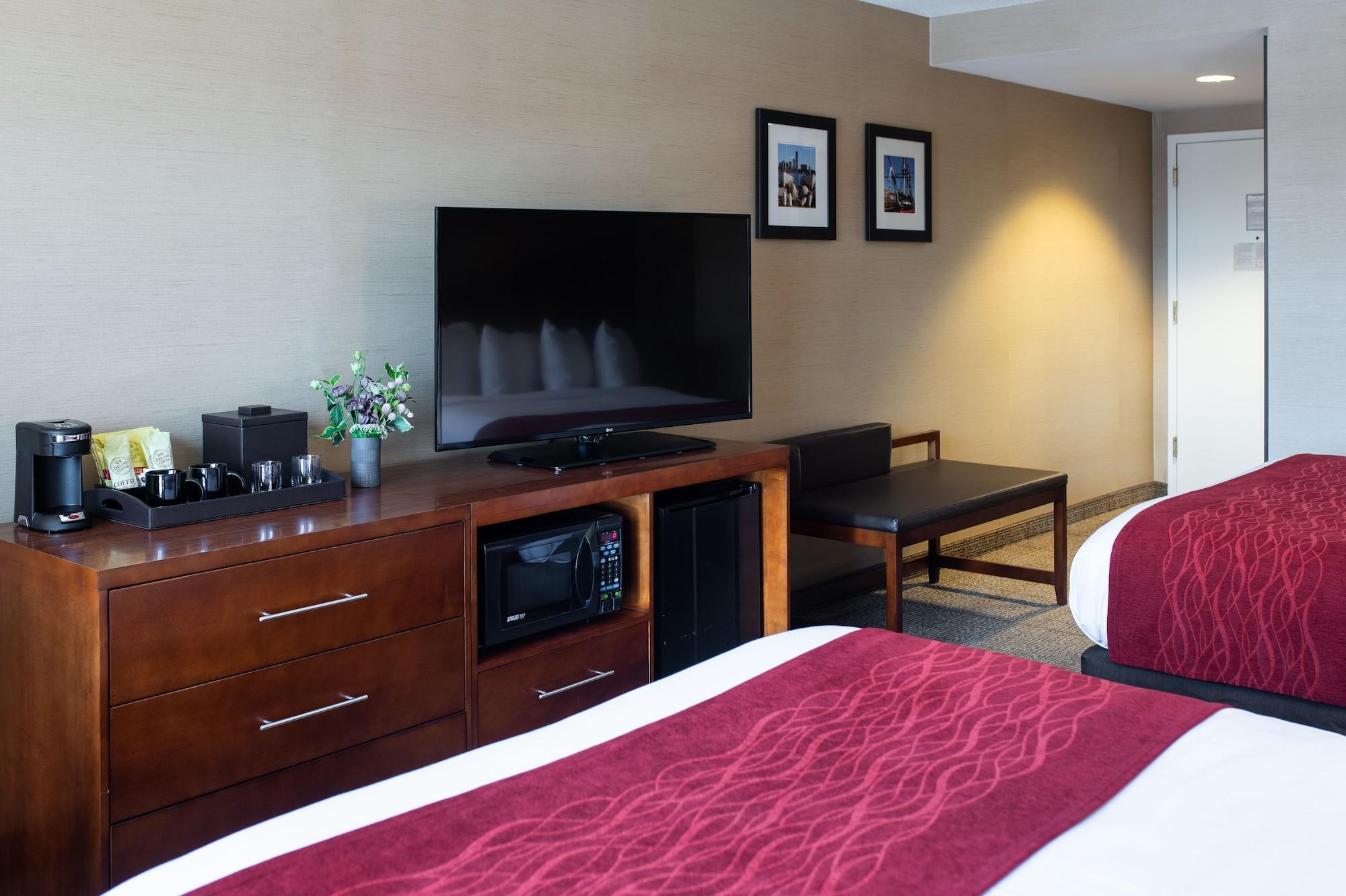 Comfort Inn & Suites Logan International Airport Ревере Екстер'єр фото