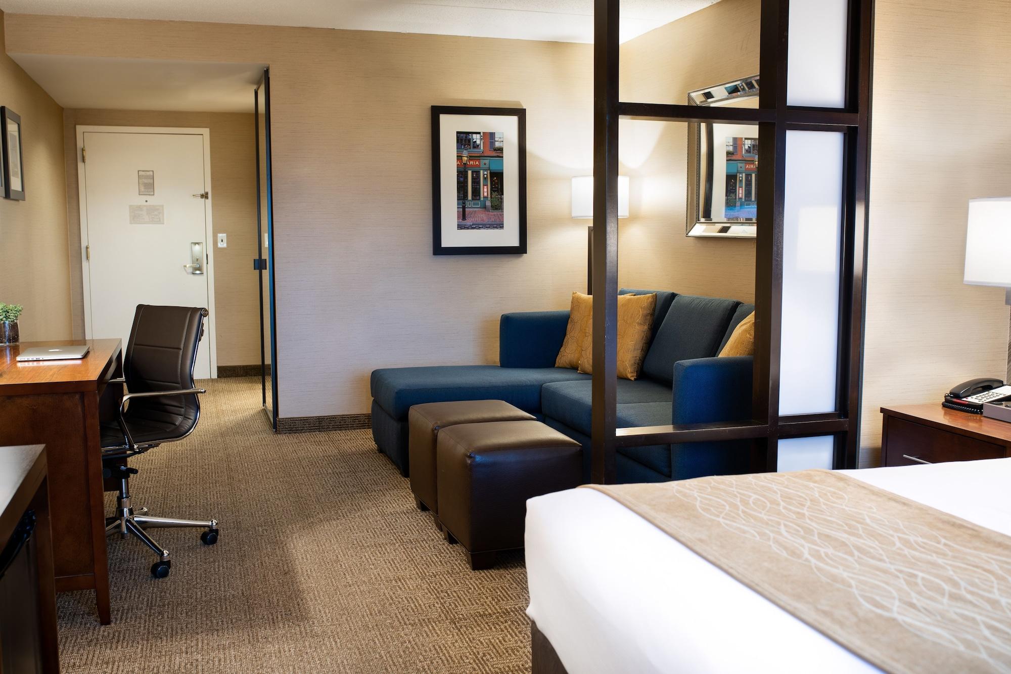 Comfort Inn & Suites Logan International Airport Ревере Екстер'єр фото