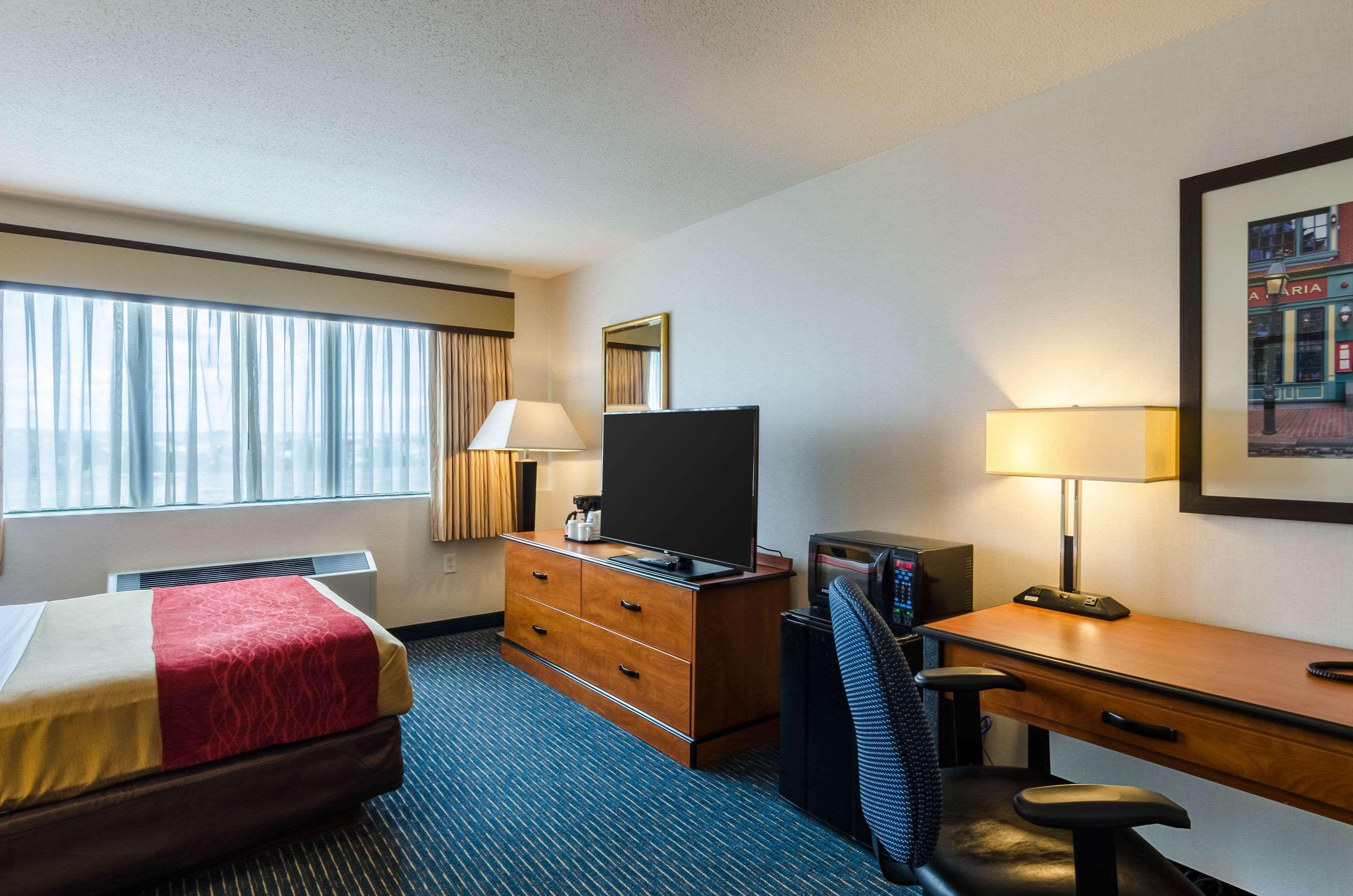 Comfort Inn & Suites Logan International Airport Ревере Екстер'єр фото