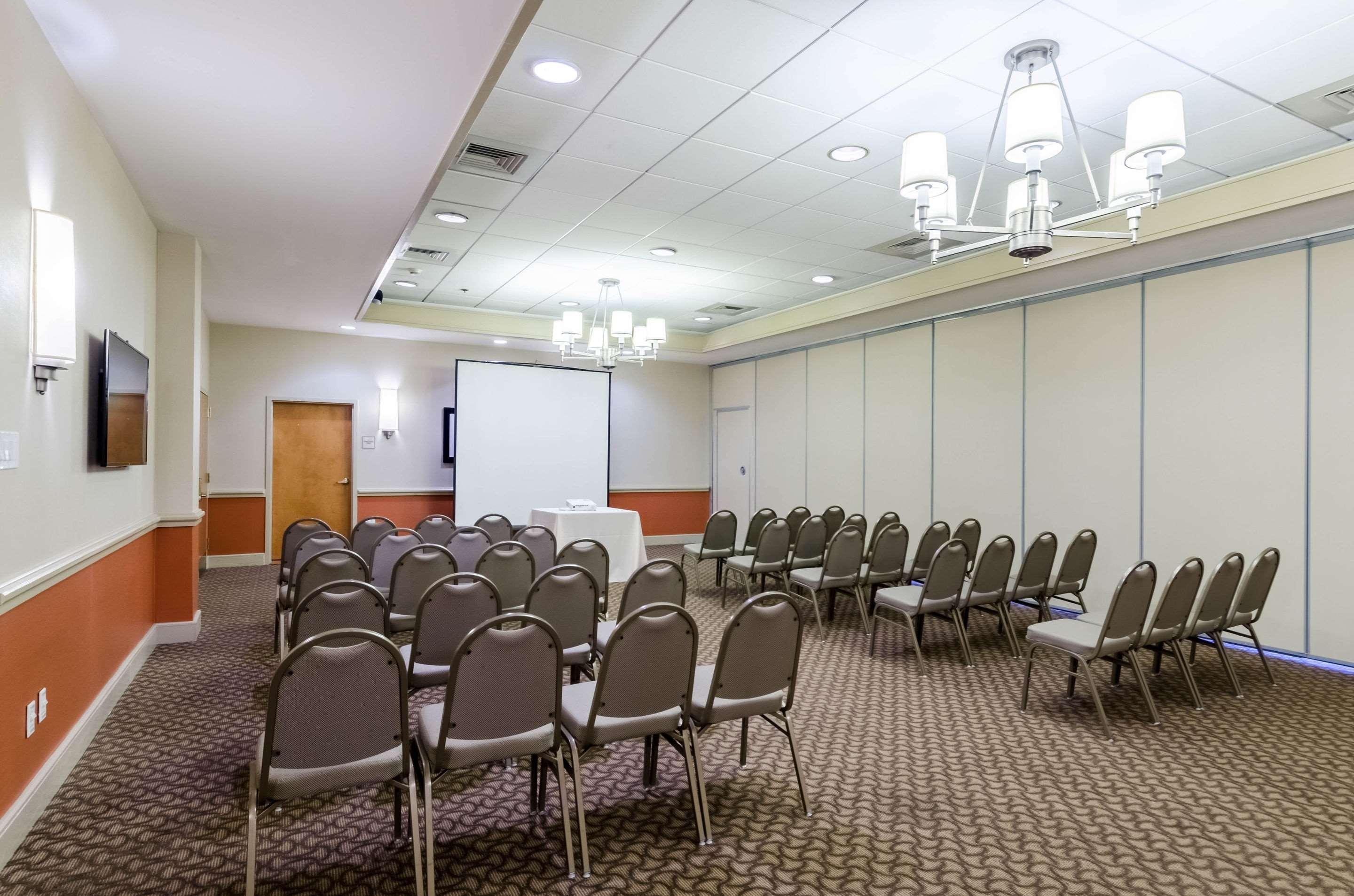 Comfort Inn & Suites Logan International Airport Ревере Екстер'єр фото