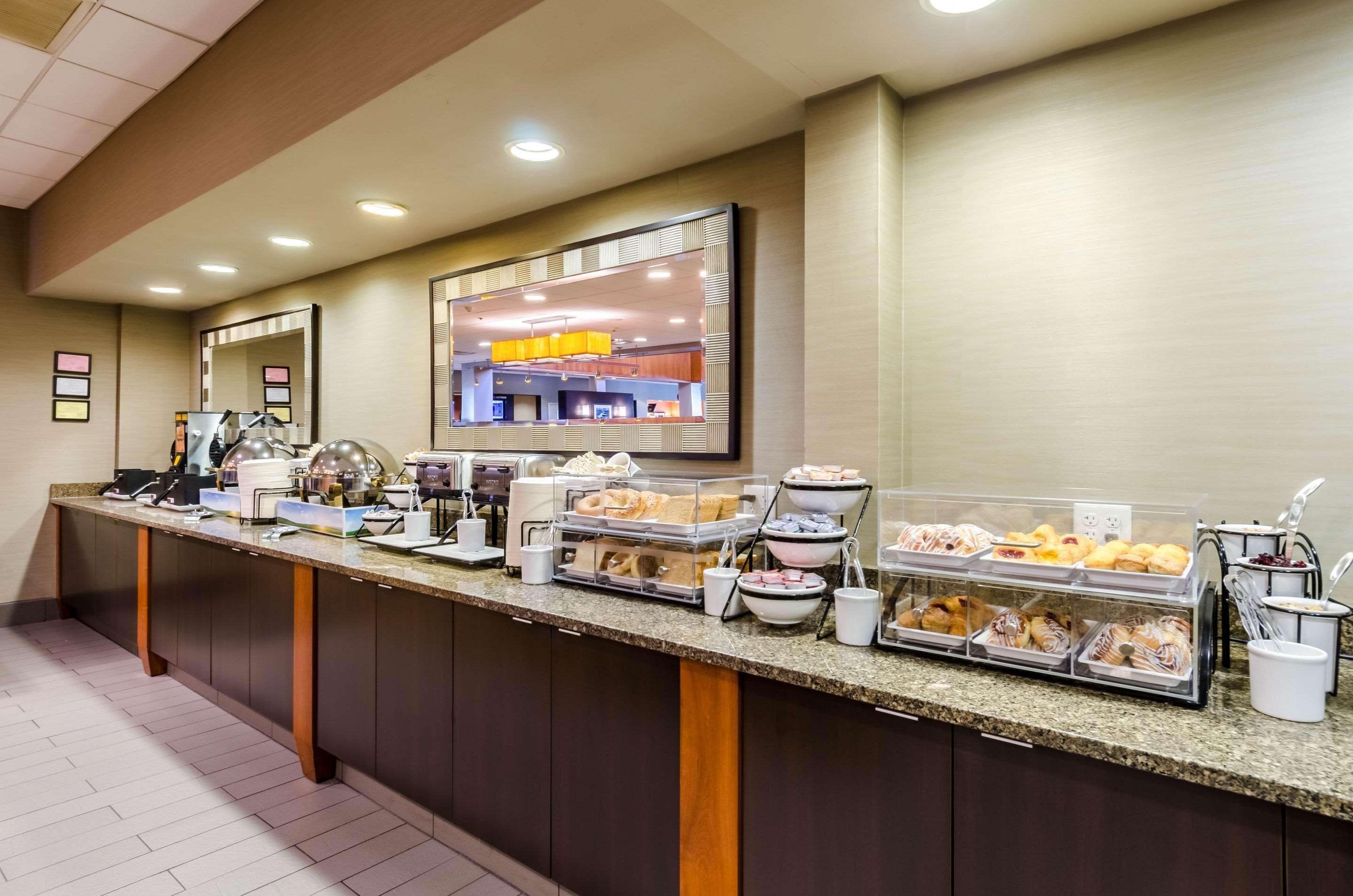 Comfort Inn & Suites Logan International Airport Ревере Екстер'єр фото