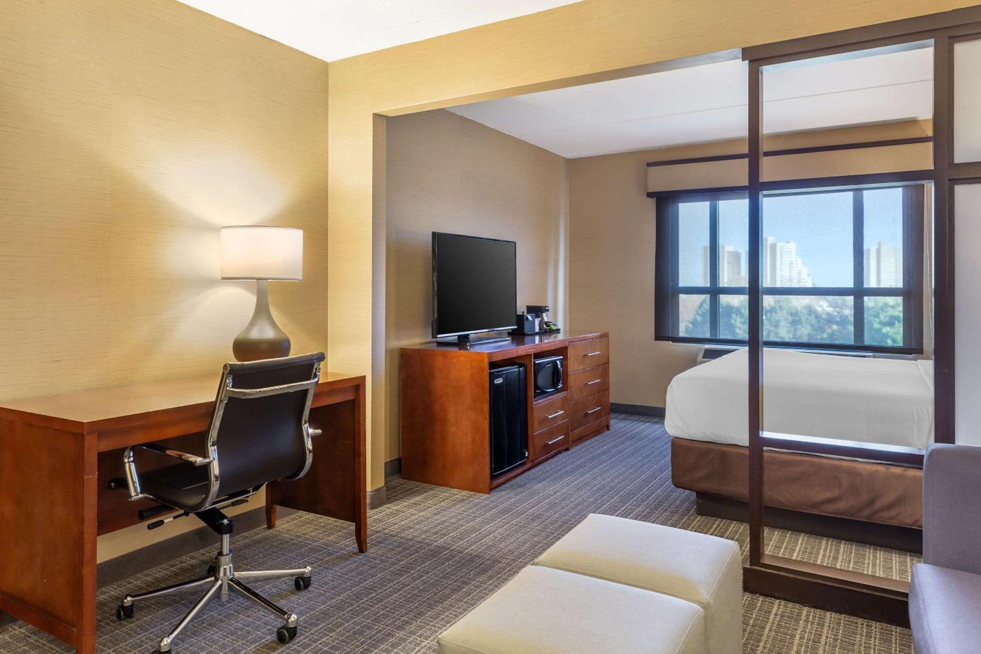 Comfort Inn & Suites Logan International Airport Ревере Екстер'єр фото