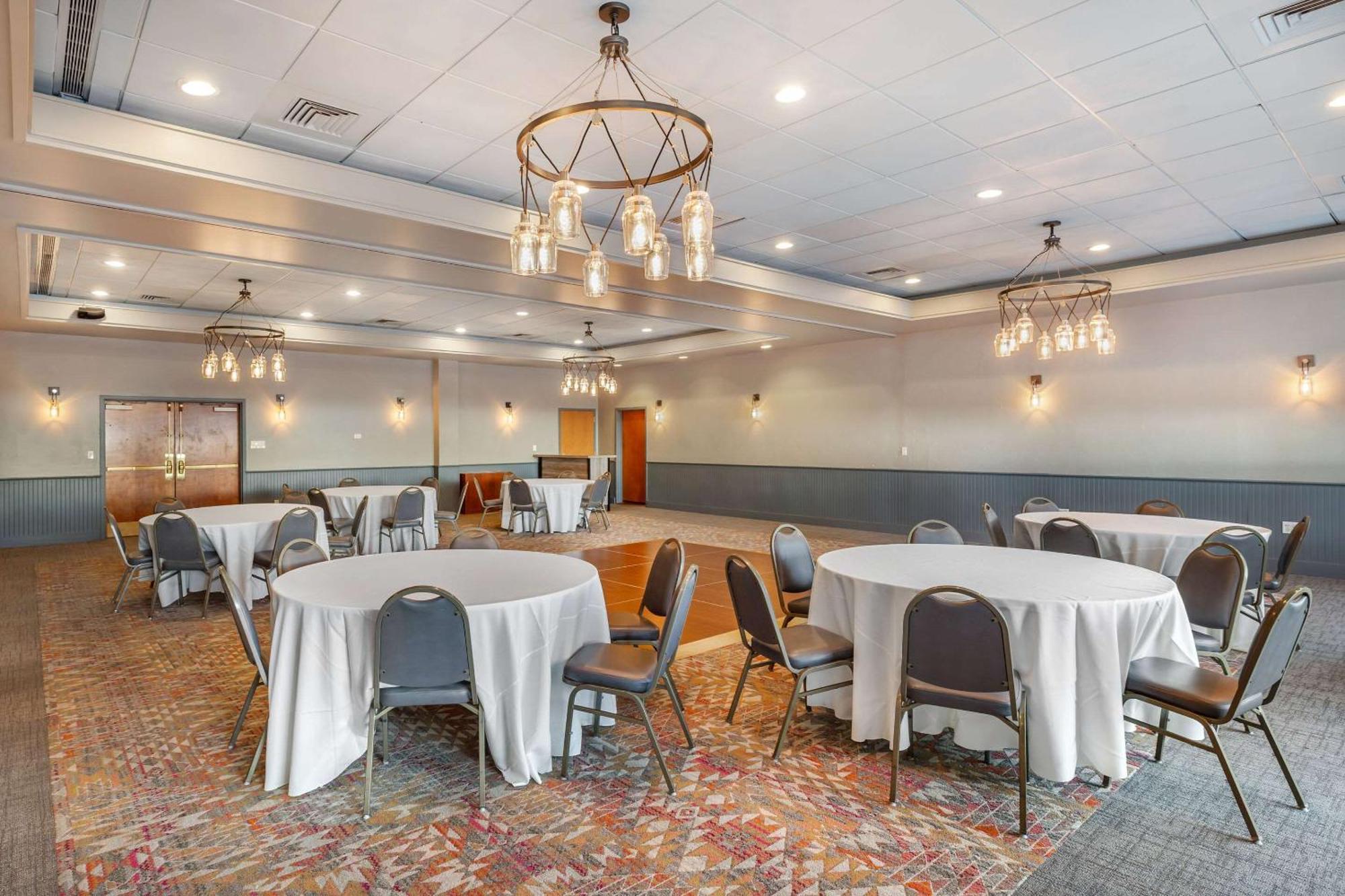 Comfort Inn & Suites Logan International Airport Ревере Екстер'єр фото