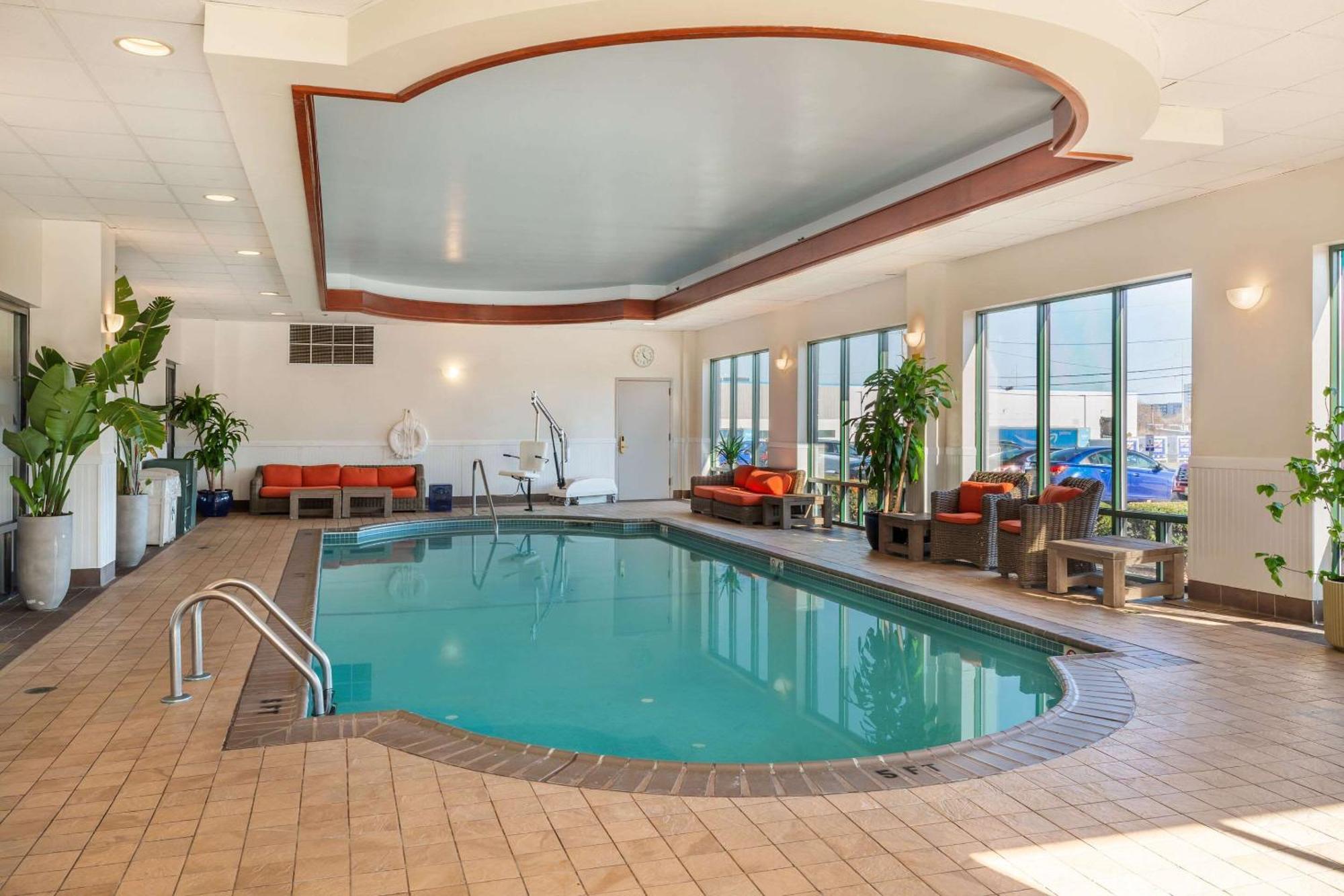 Comfort Inn & Suites Logan International Airport Ревере Екстер'єр фото