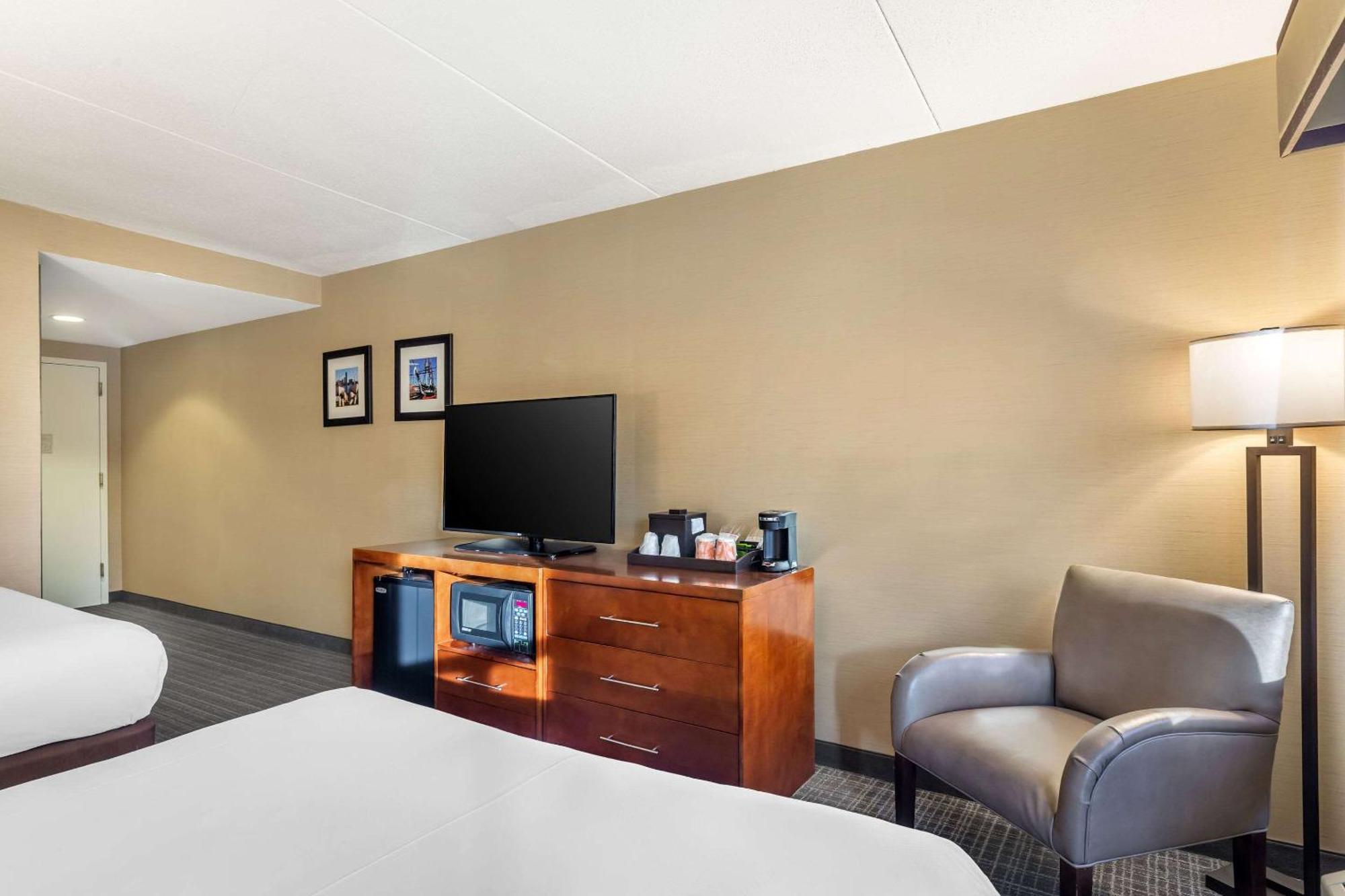 Comfort Inn & Suites Logan International Airport Ревере Екстер'єр фото