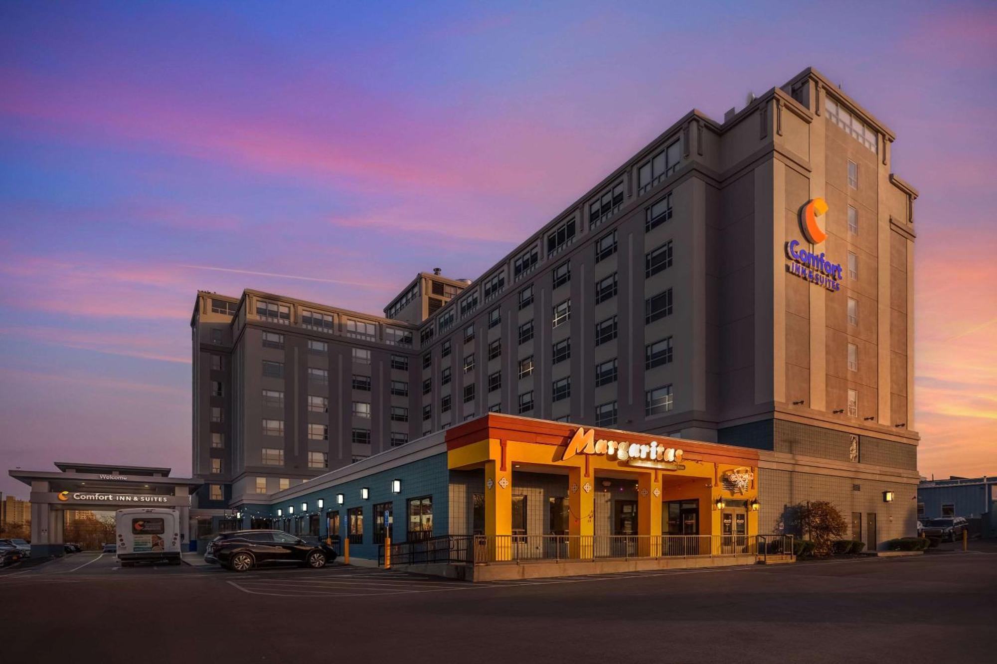 Comfort Inn & Suites Logan International Airport Ревере Екстер'єр фото